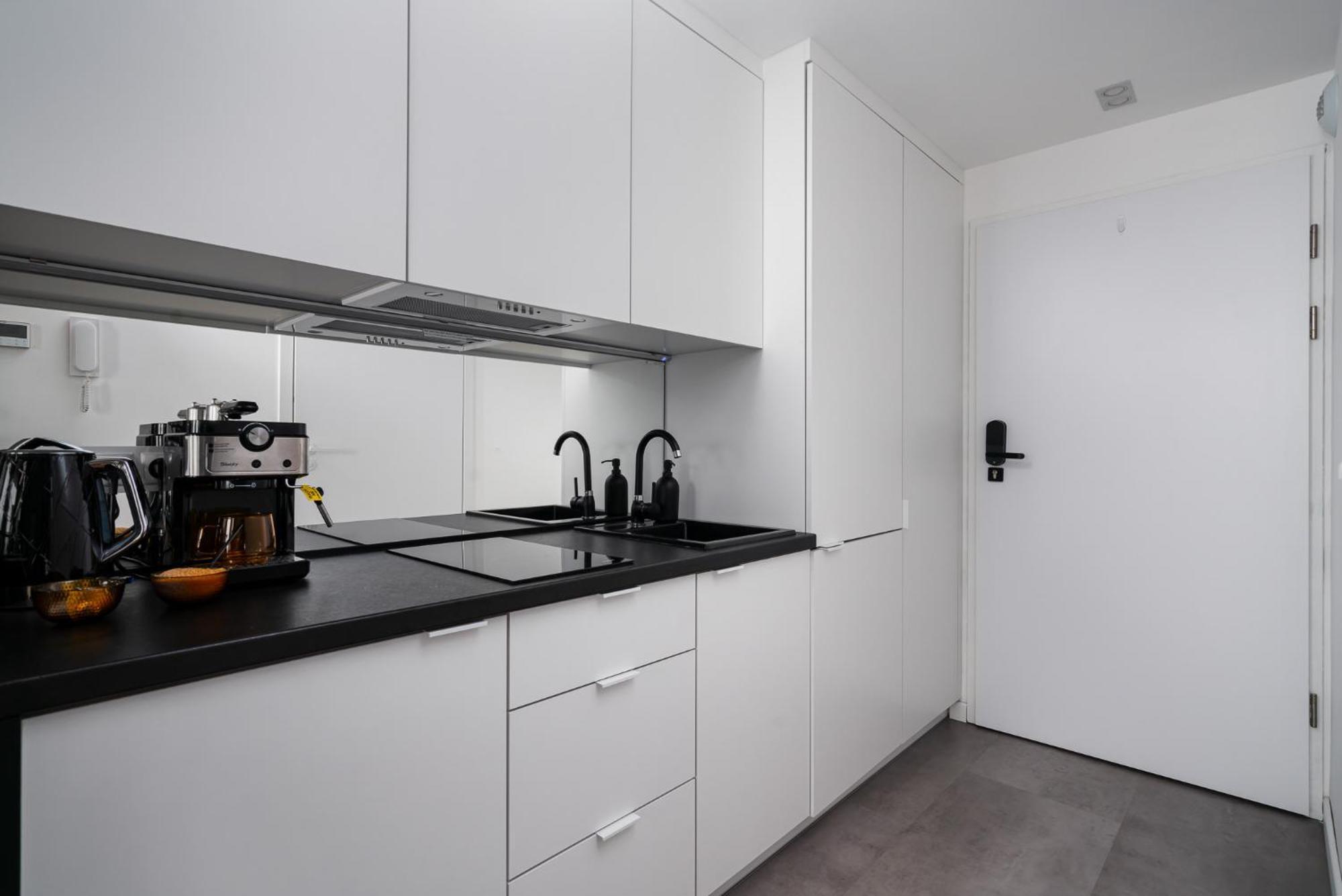 Wroc'love By Me &301 Legnicka & Self Check-in 24h & Lift & Air Conditioning