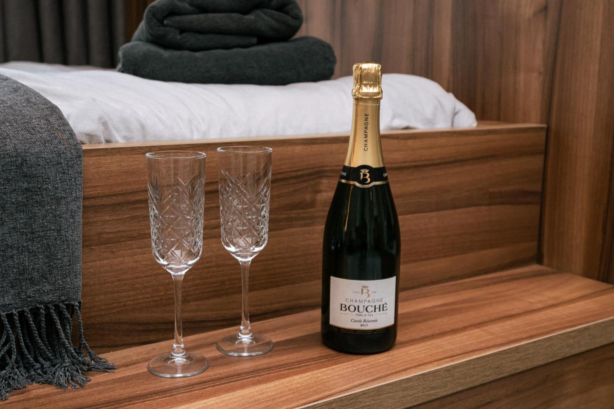 Wroc'love By Me &301 Legnicka & Self Check-in 24h & Lift & Air Conditioning Apartment Wroclaw